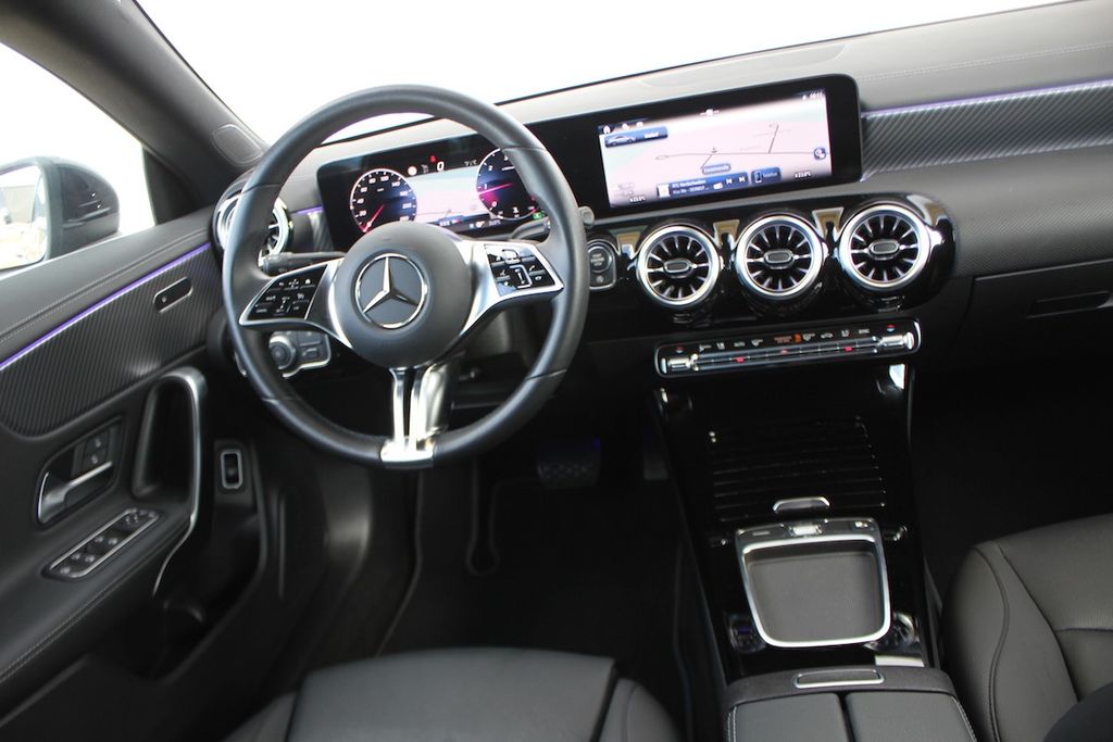 Mercedes-Benz CLA 180 2024