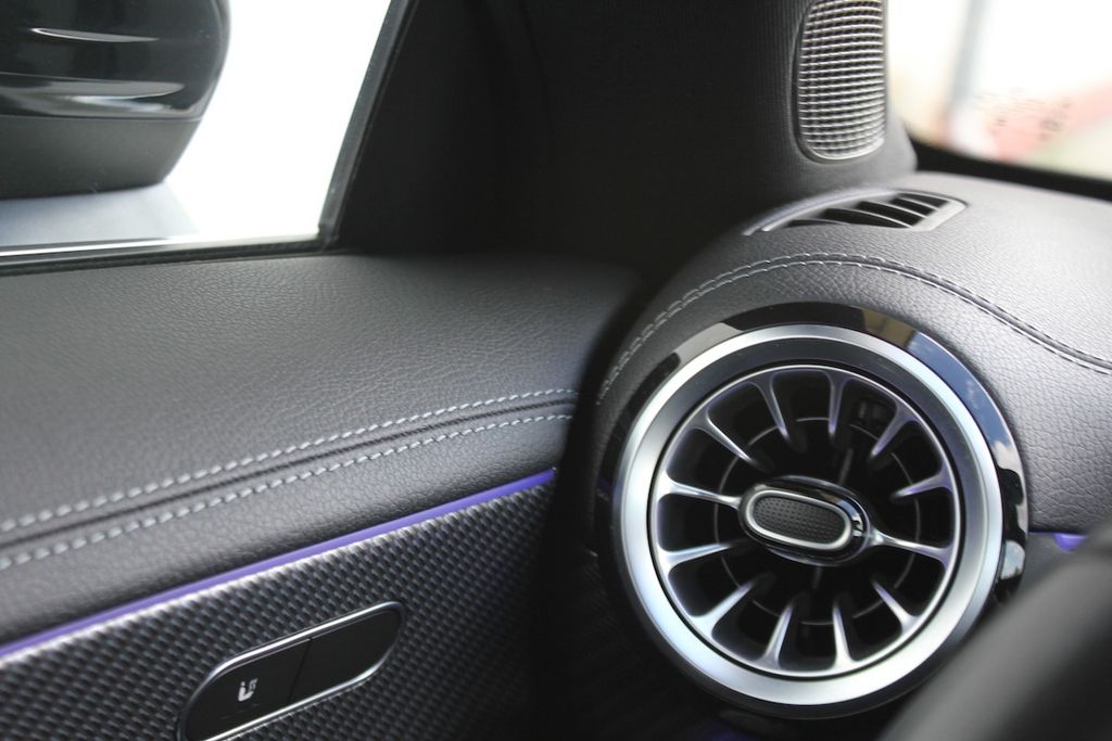 Mercedes-Benz CLA 180 2024