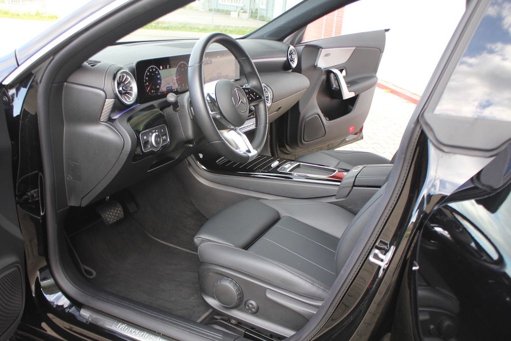 Mercedes-Benz CLA 180 2024