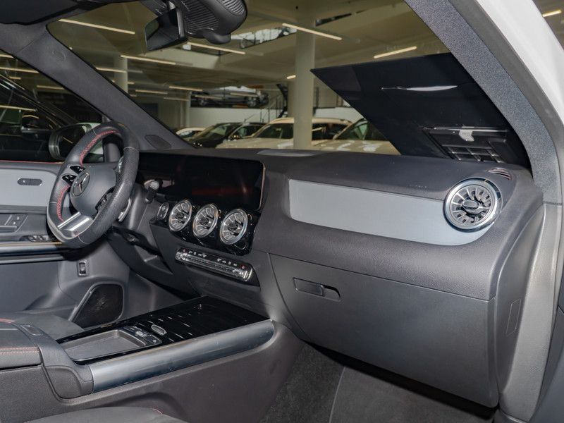 Mercedes-Benz B 200 2024