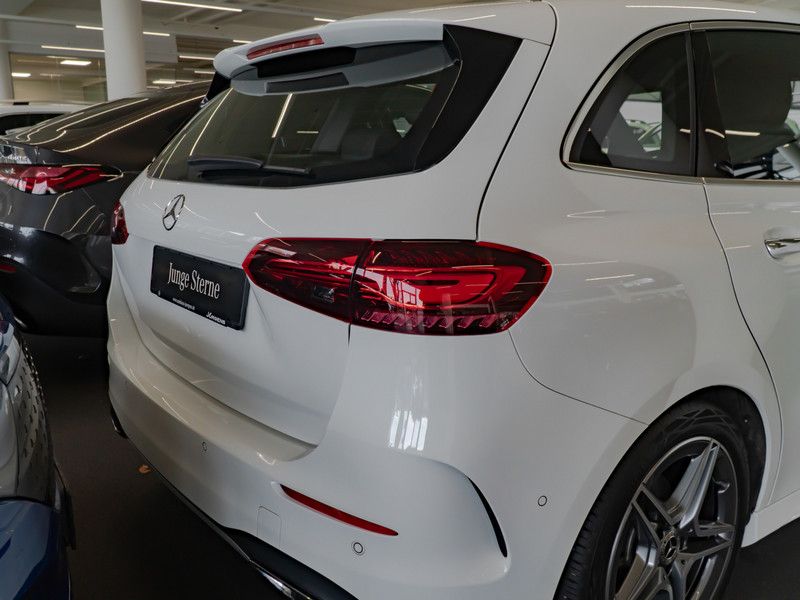 Mercedes-Benz B 200 2024