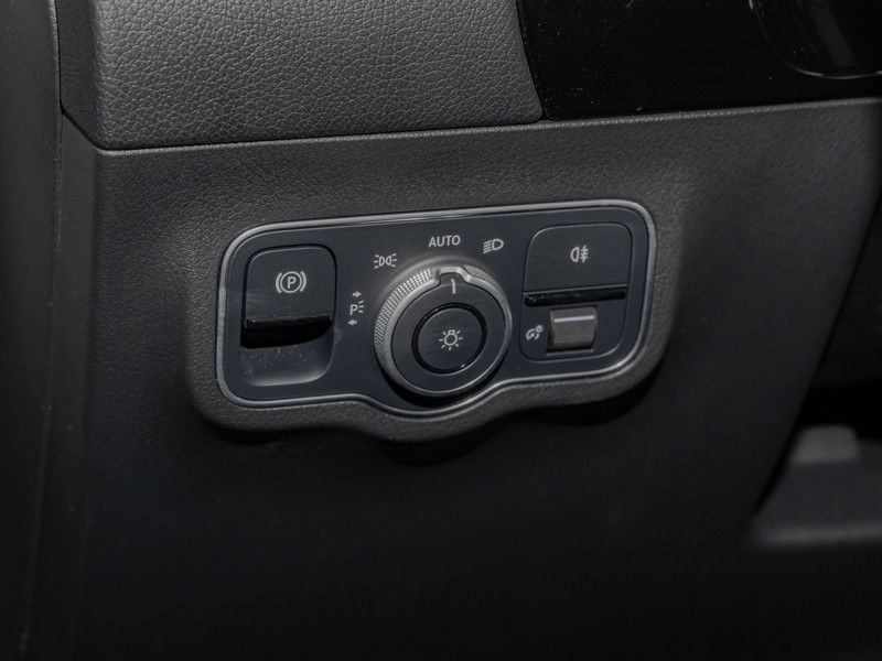 Mercedes-Benz B 200 2024