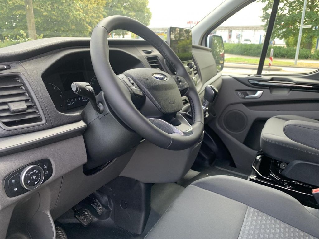 Ford Tourneo Custom 2025