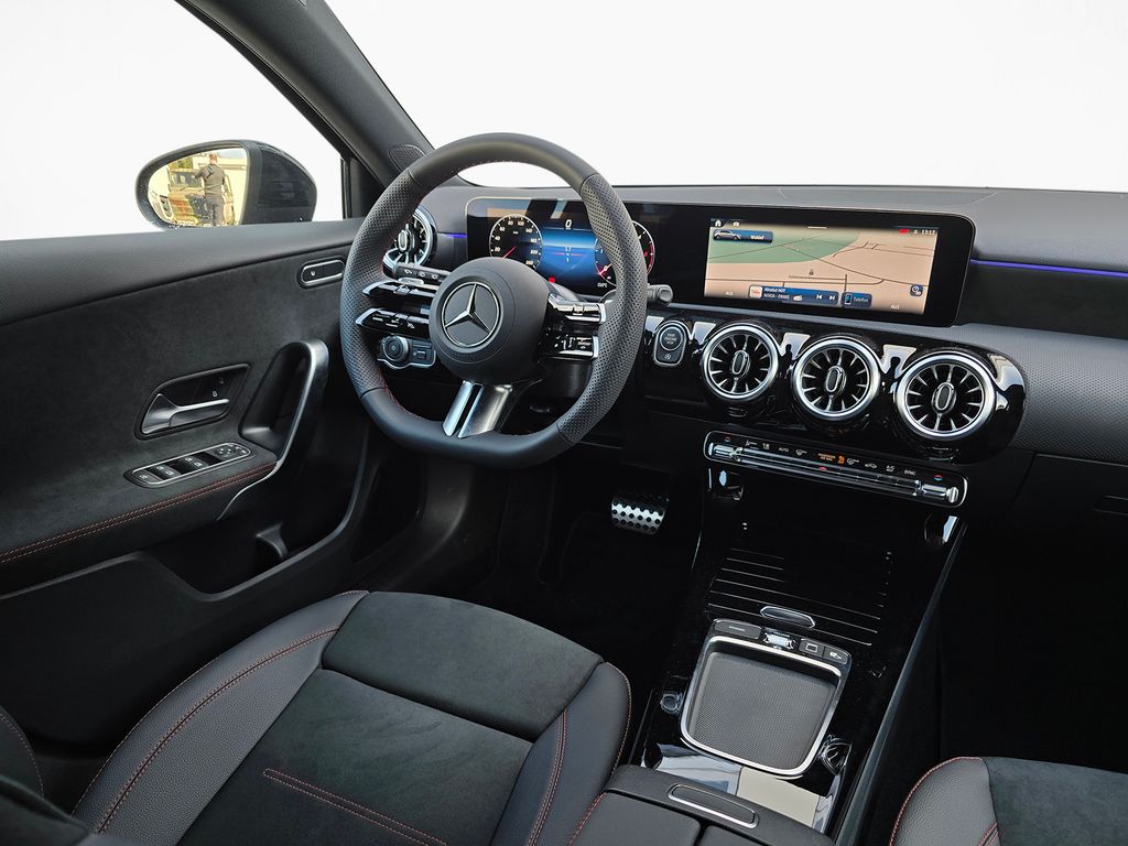 Mercedes-Benz A 200 2025