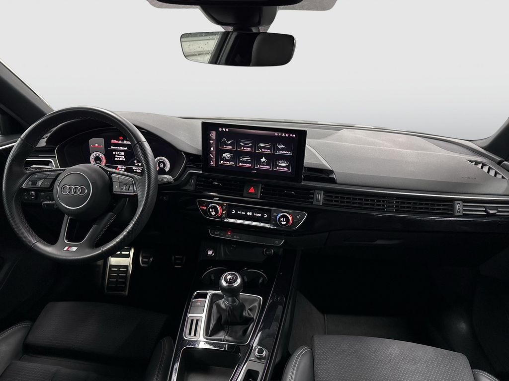 Audi A4 2023