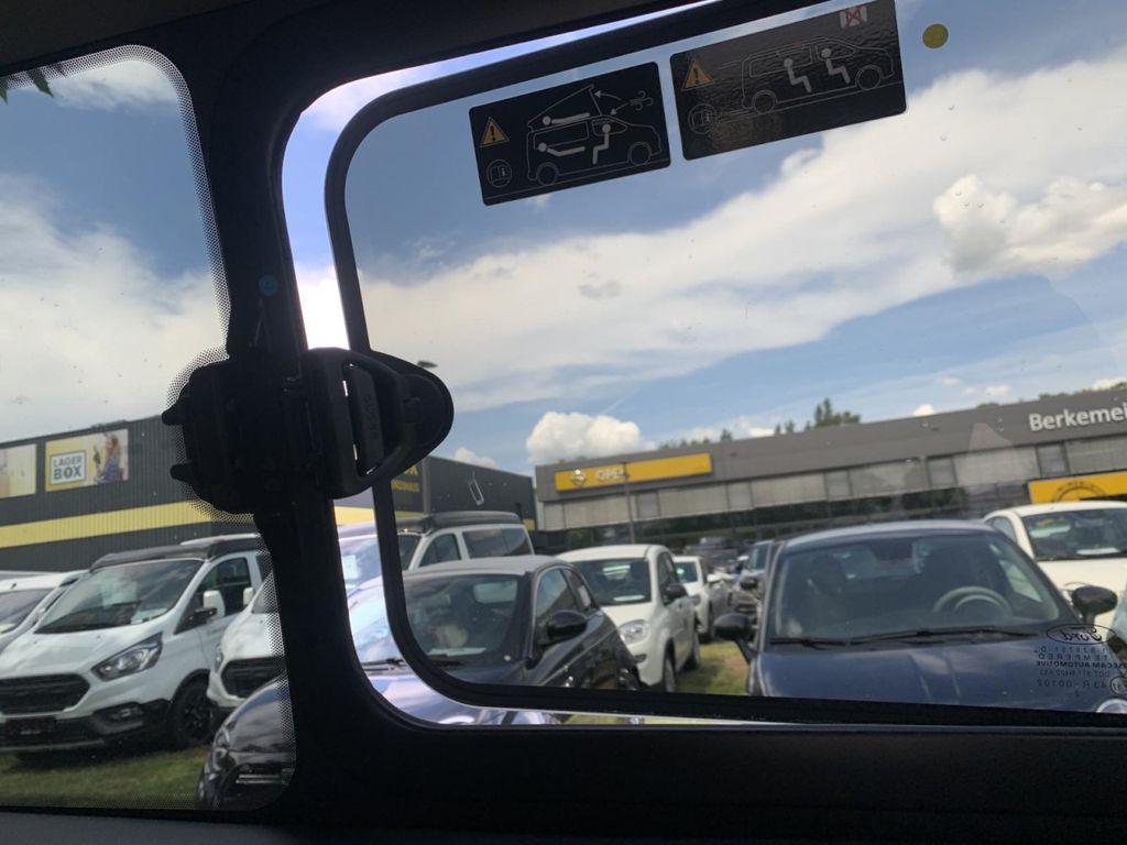 Ford Tourneo Custom 2025