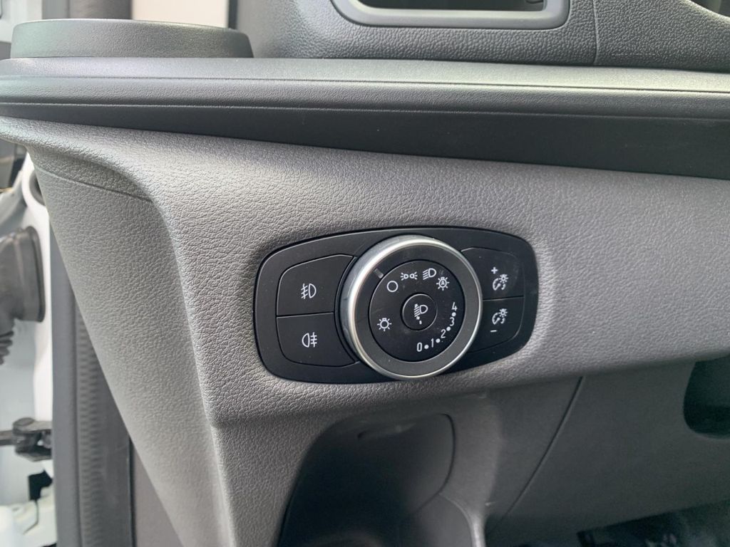 Ford Tourneo Custom 2025