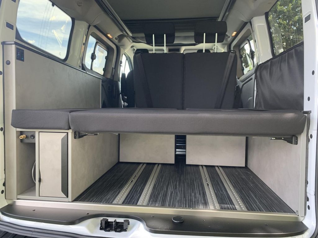 Ford Tourneo Custom 2025