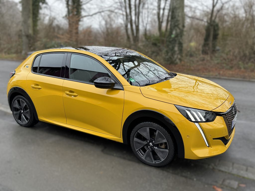 Peugeot 208 2021