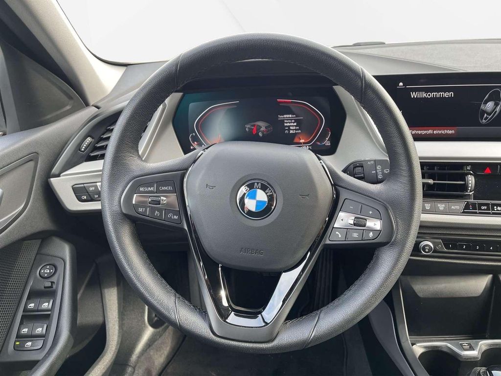 BMW 118 2024