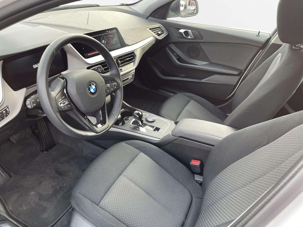 BMW 118 2024