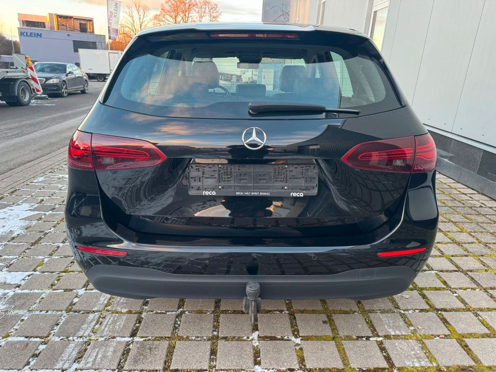 Mercedes-Benz B 180 2023