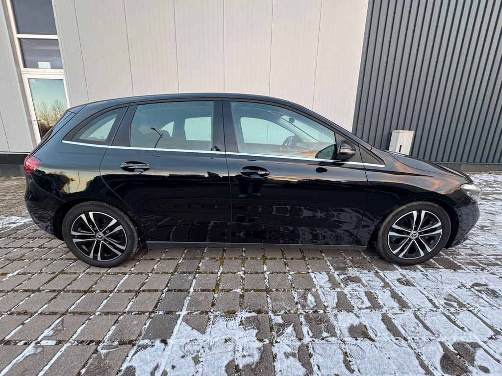 Mercedes-Benz B 180 2023