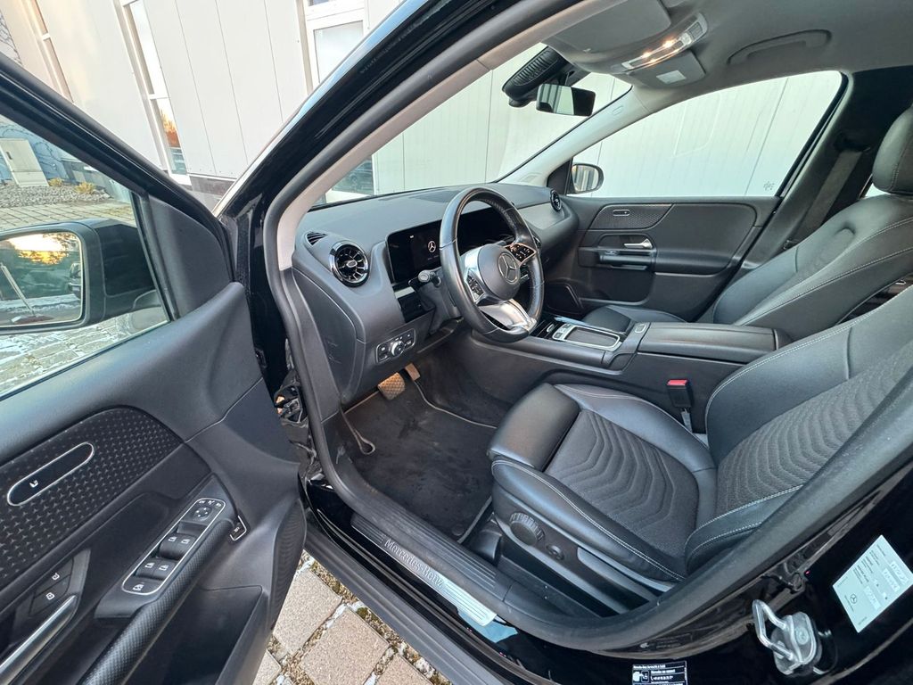 Mercedes-Benz B 180 2023