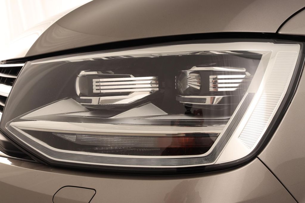 Volkswagen T6 Caravelle 2016