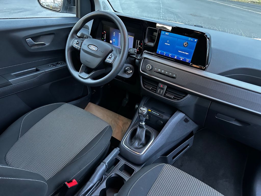 Ford Tourneo Courier 2024