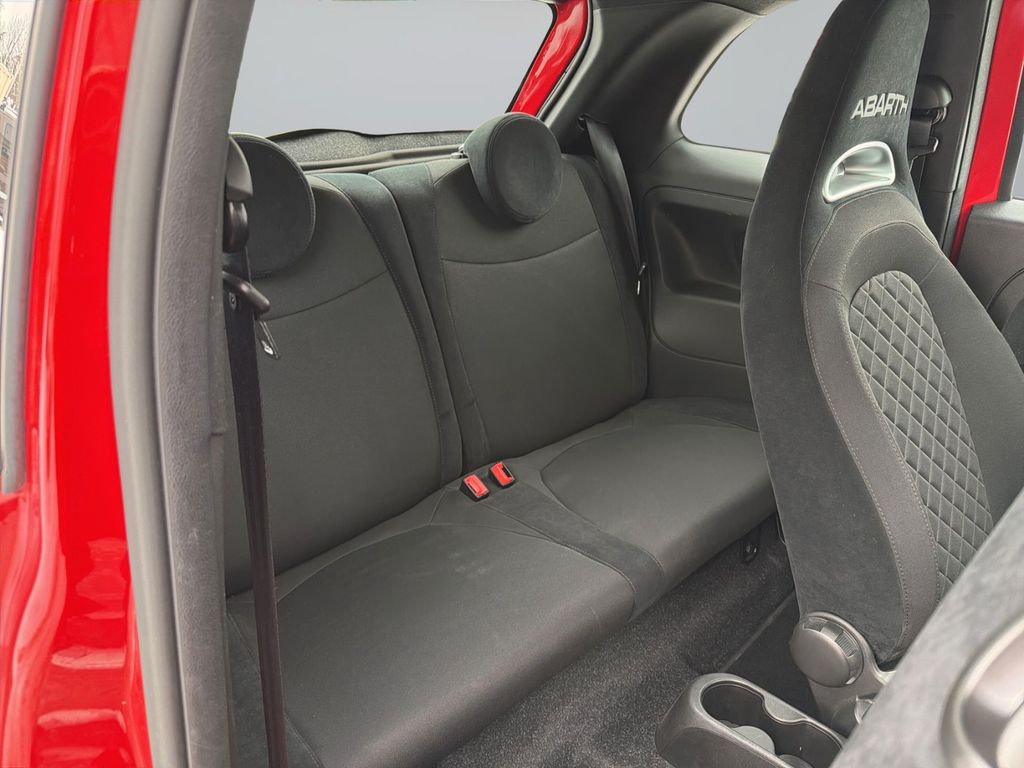Abarth 595 2022
