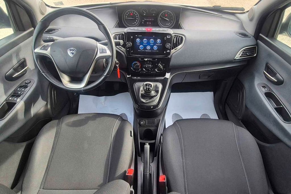 Lancia Ypsilon 2021