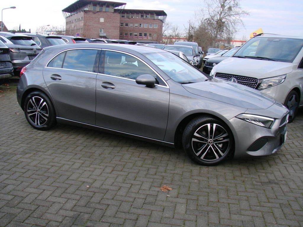 Mercedes-Benz A 200 2025