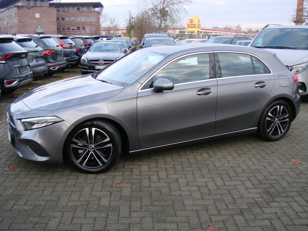 Mercedes-Benz A 200 2025