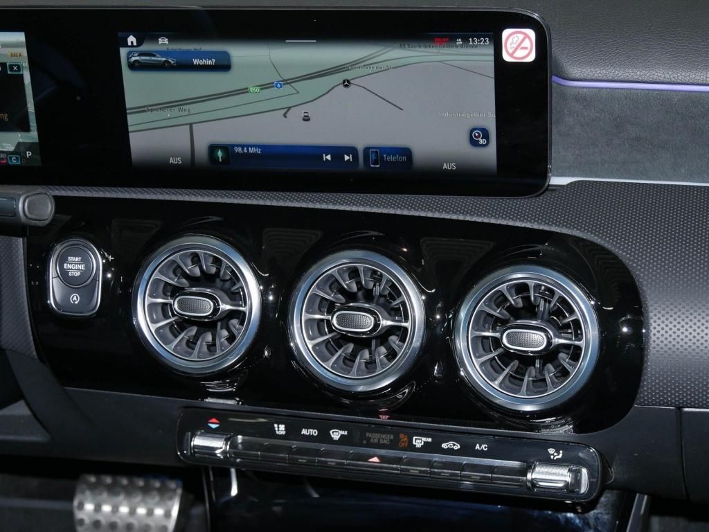 Mercedes-Benz A 200 2025