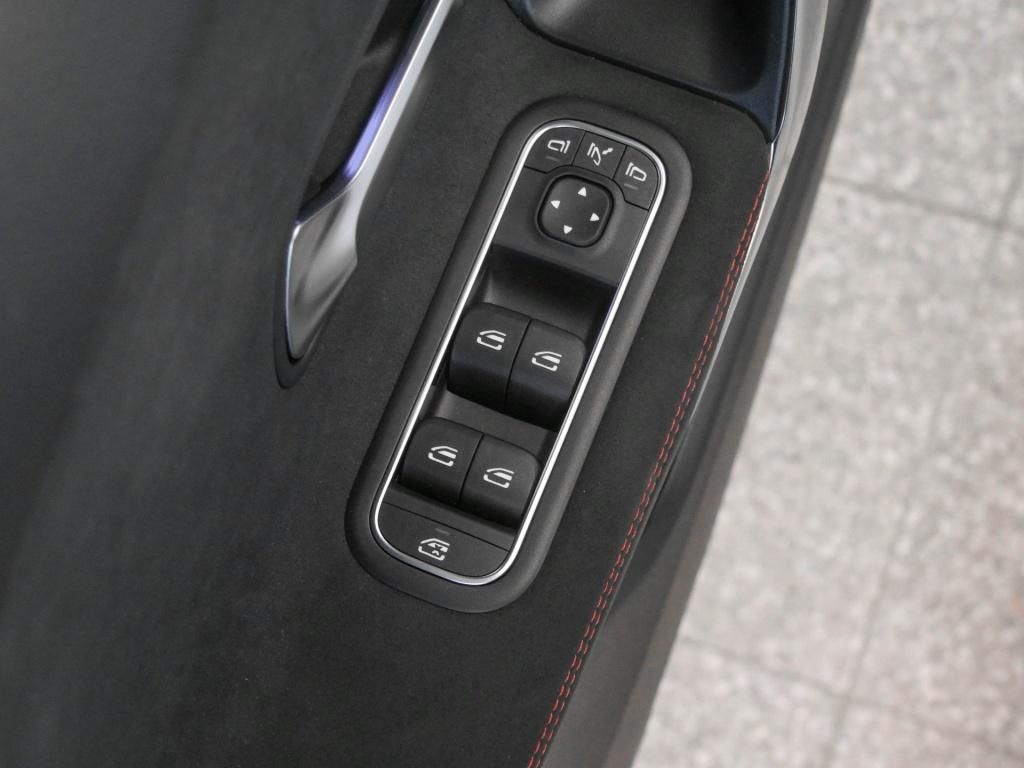 Mercedes-Benz A 200 2025