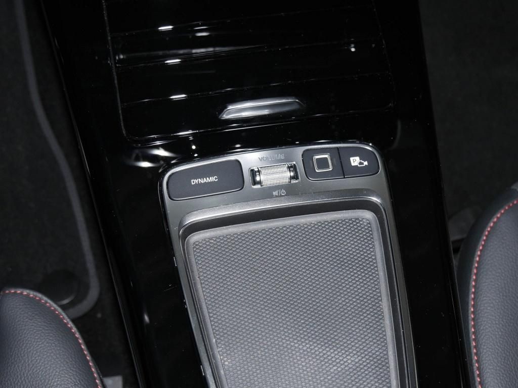 Mercedes-Benz A 200 2025