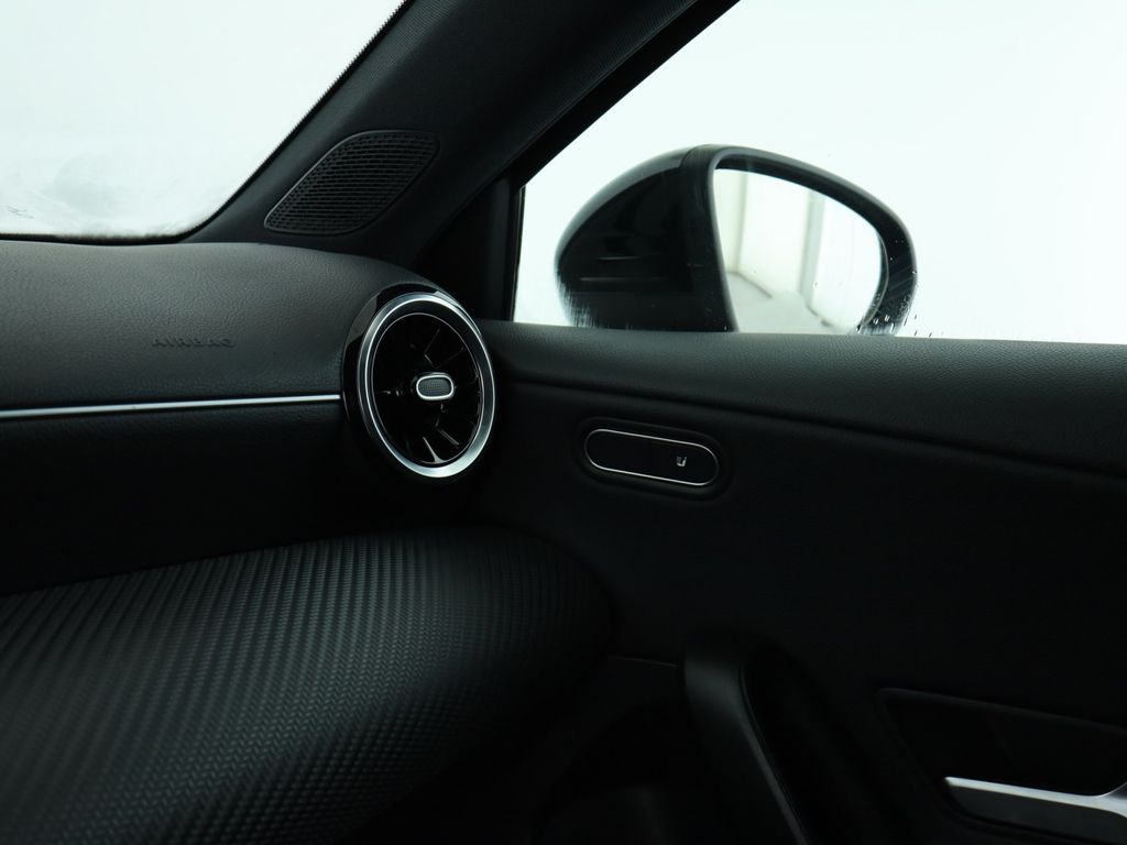 Mercedes-Benz A 180 2021