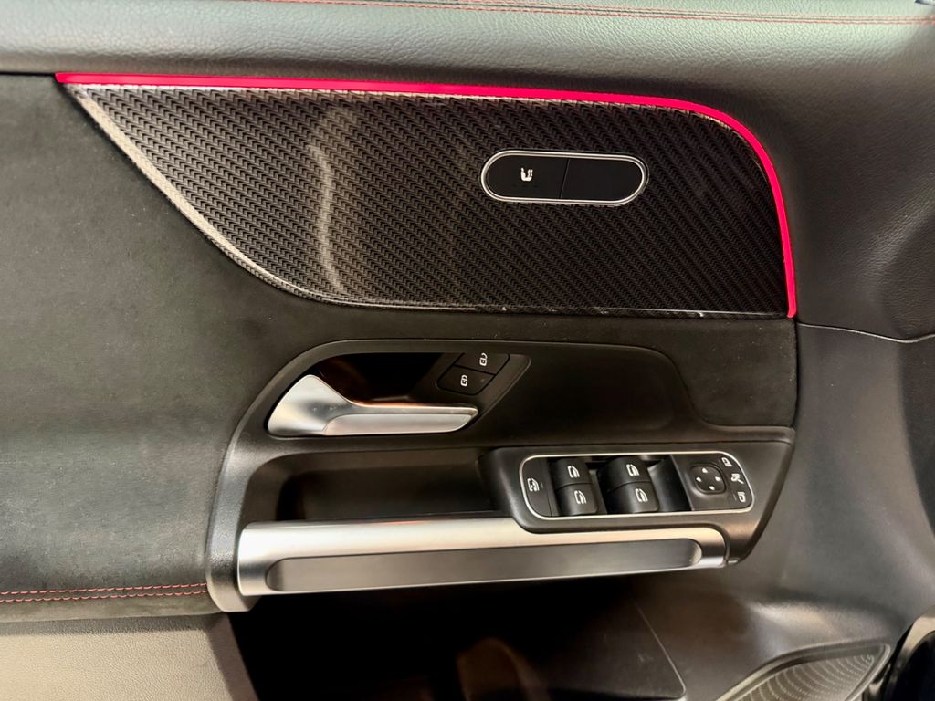 Mercedes-Benz GLB 180 2021