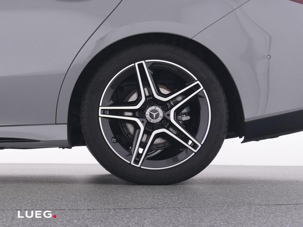 Mercedes-Benz CLA 180 2025