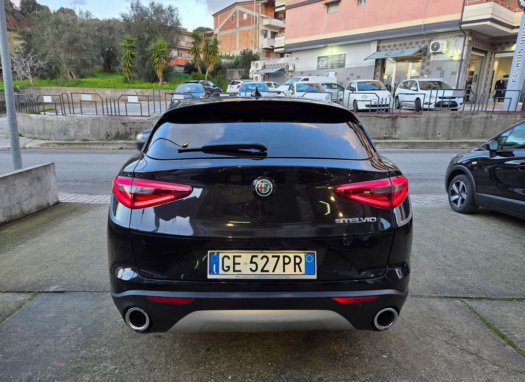 Alfa Romeo Stelvio 2021
