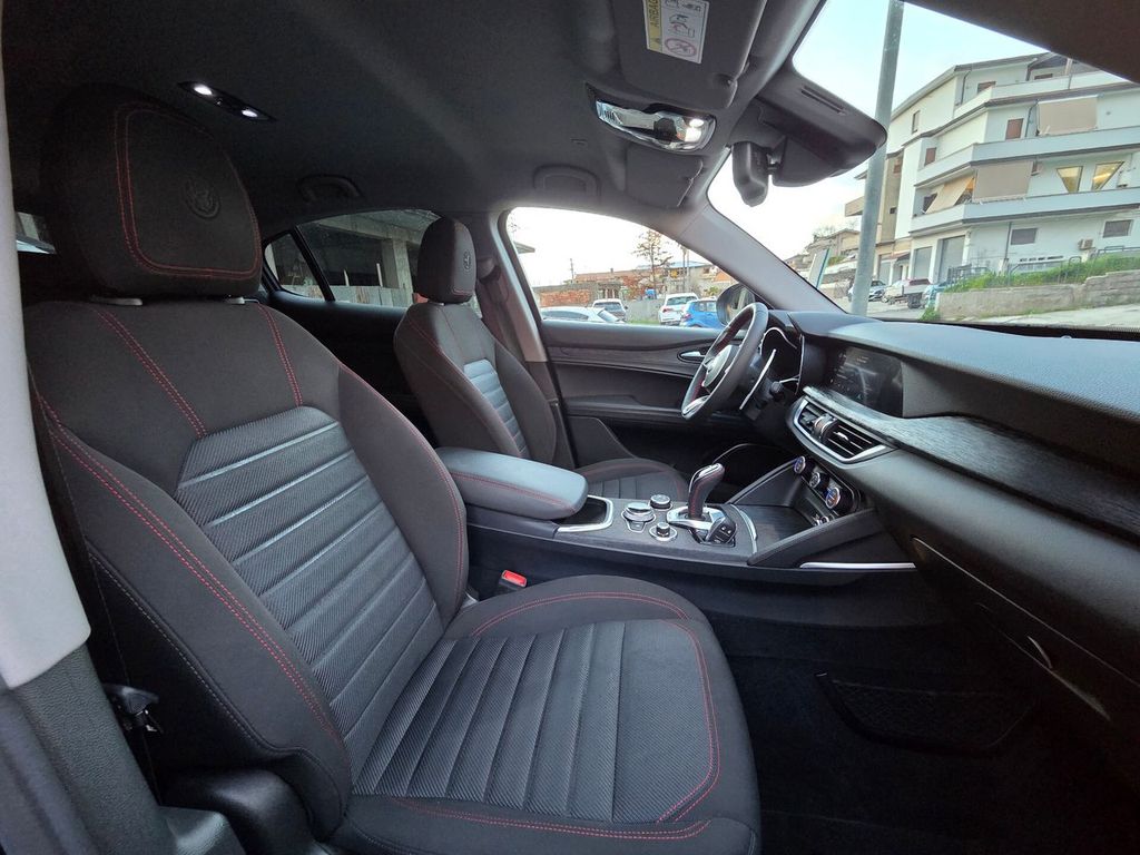 Alfa Romeo Stelvio 2021