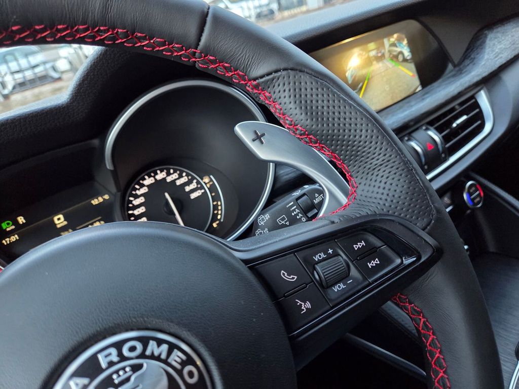 Alfa Romeo Stelvio 2021