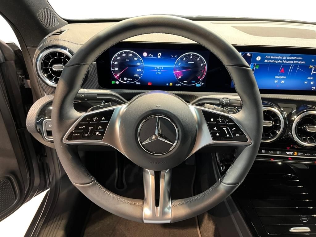 Mercedes-Benz CLA 180 2025