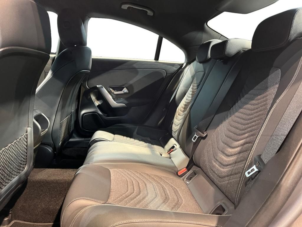 Mercedes-Benz CLA 180 2025
