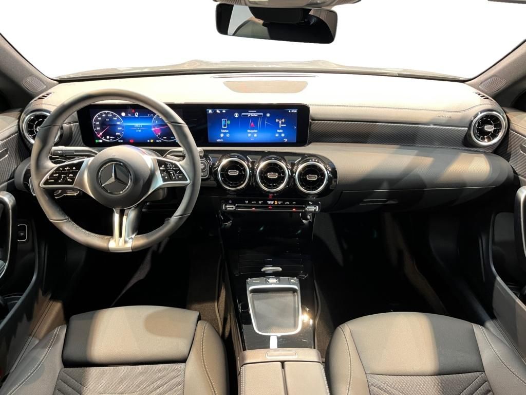 Mercedes-Benz CLA 180 2025