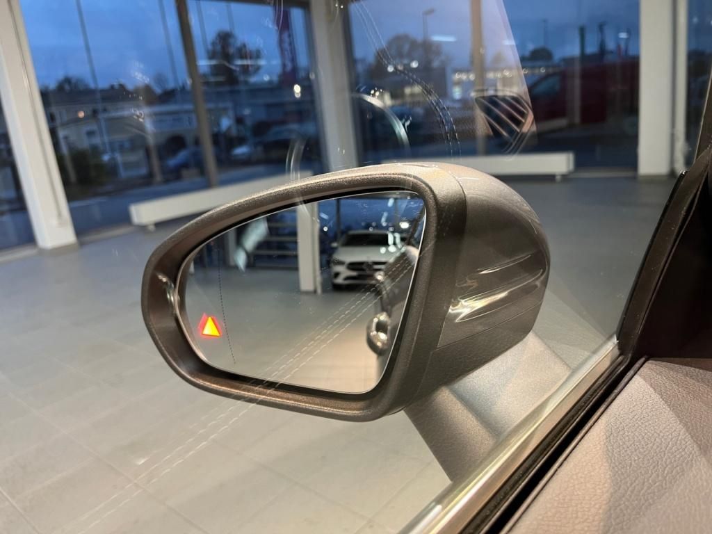 Mercedes-Benz CLA 180 2025