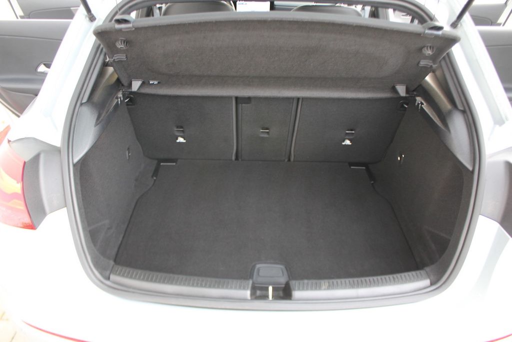 Mercedes-Benz A 180 2024