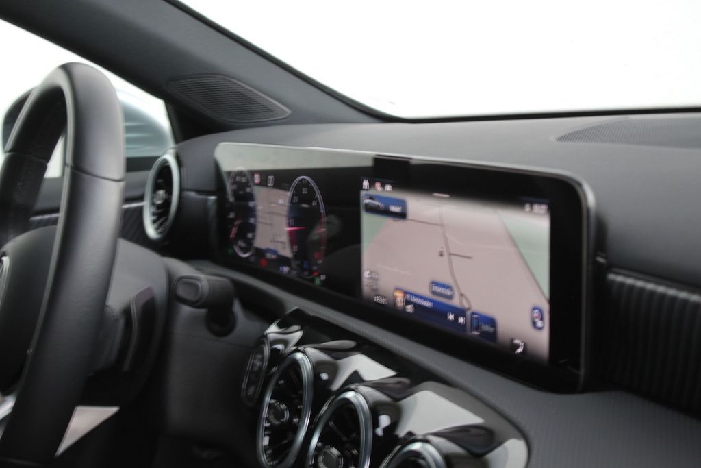 Mercedes-Benz A 180 2024