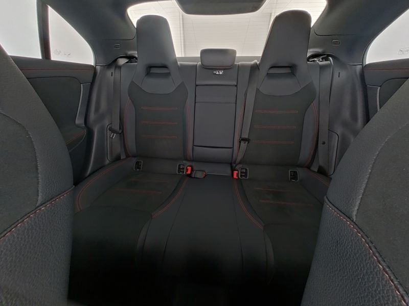 Mercedes-Benz CLA 180 2025