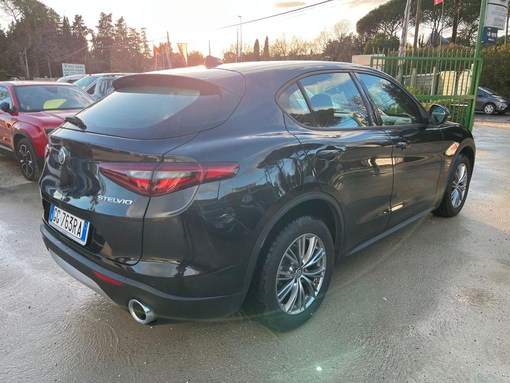 Alfa Romeo Stelvio 2021