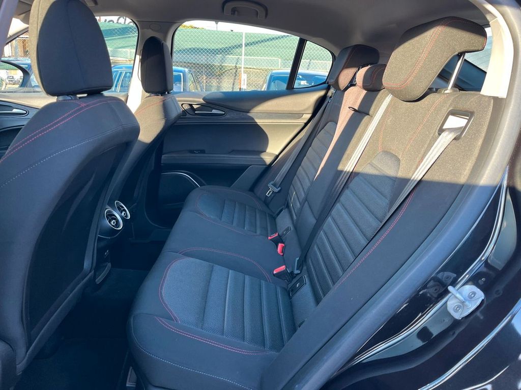 Alfa Romeo Stelvio 2021