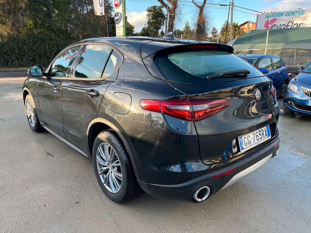 Alfa Romeo Stelvio 2021