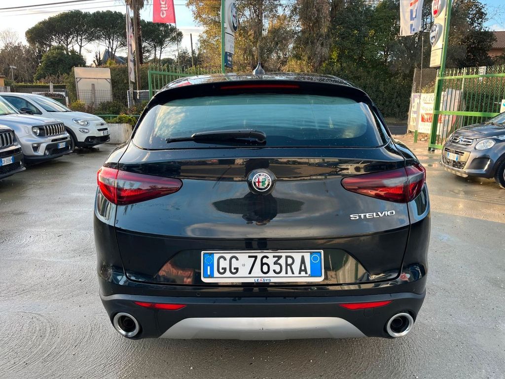 Alfa Romeo Stelvio 2021
