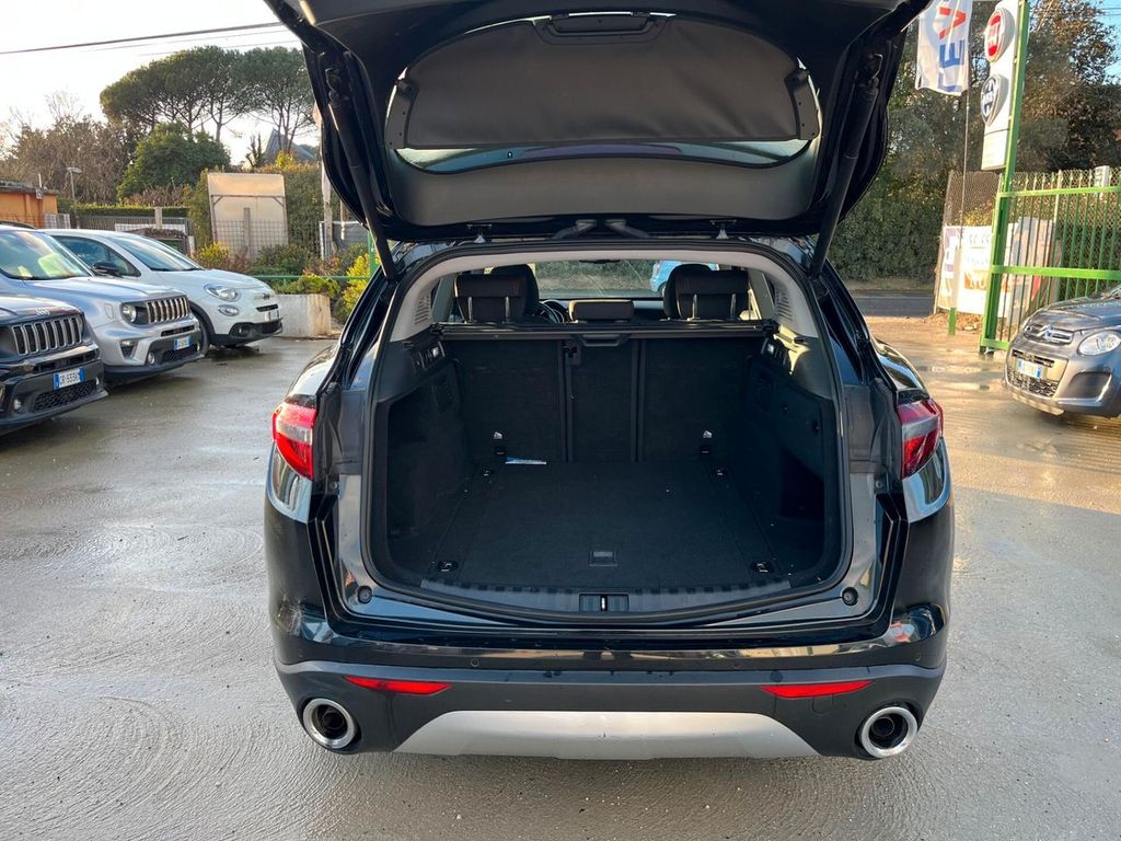 Alfa Romeo Stelvio 2021