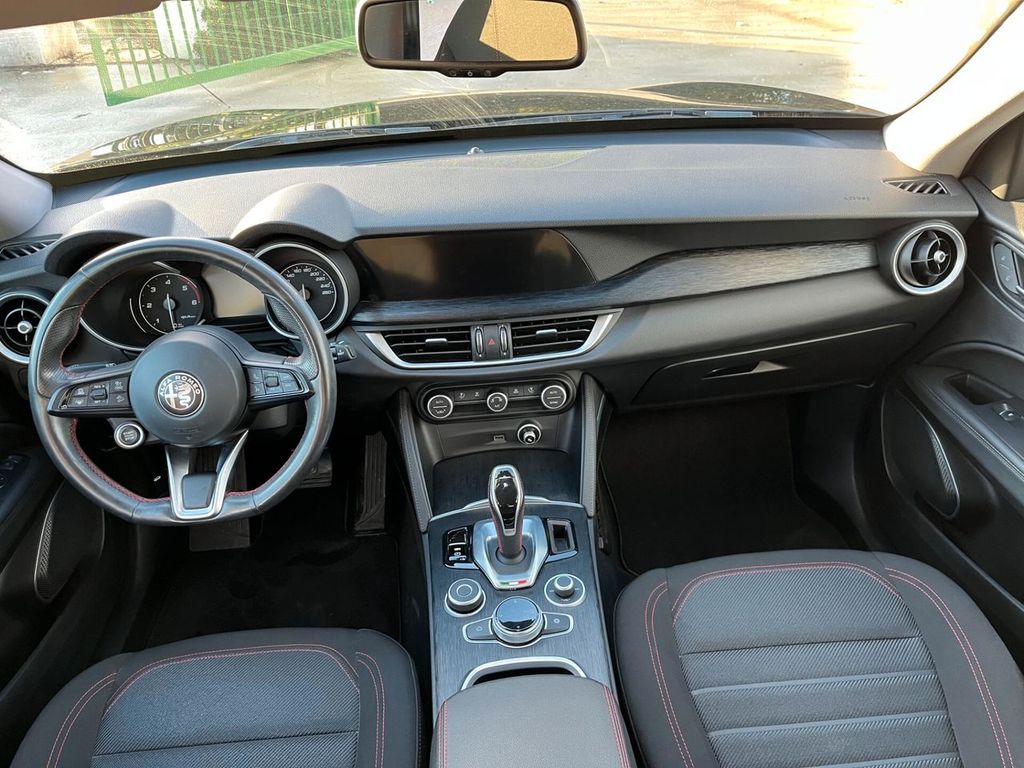 Alfa Romeo Stelvio 2021