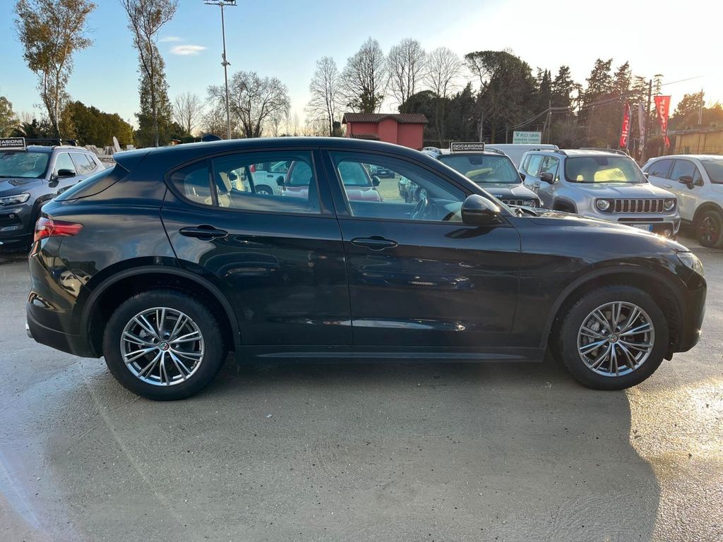 Alfa Romeo Stelvio 2021