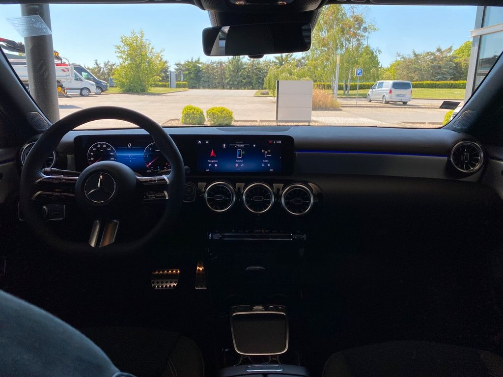Mercedes-Benz A 180 2025