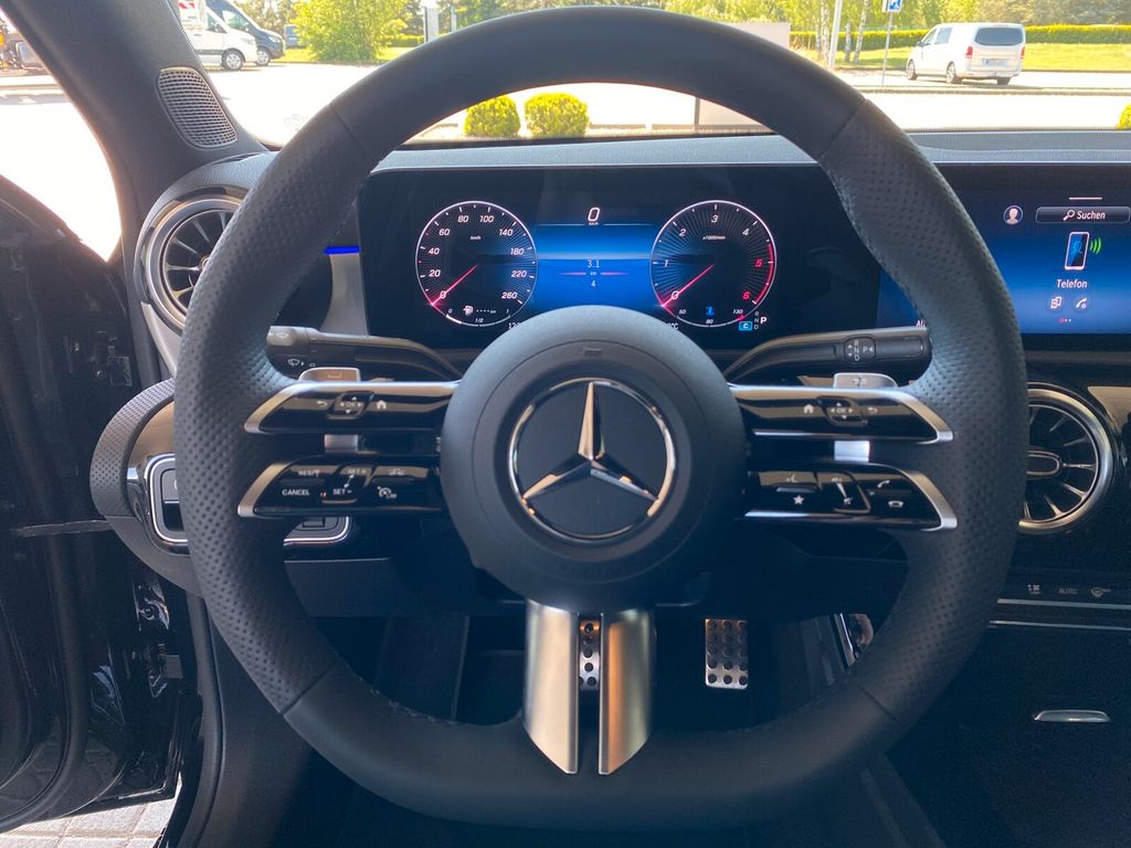 Mercedes-Benz A 180 2025