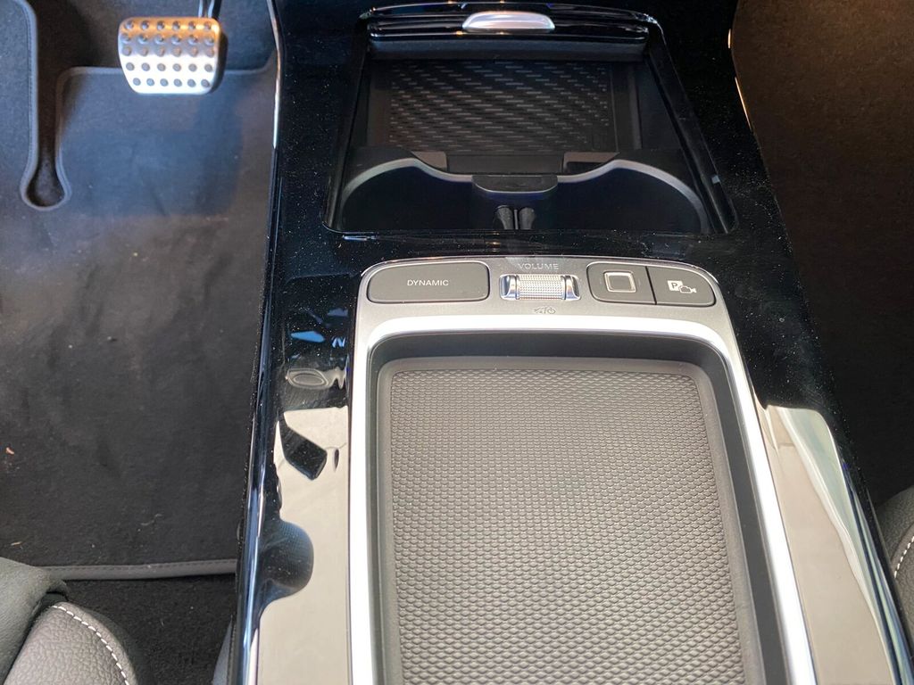 Mercedes-Benz A 180 2025